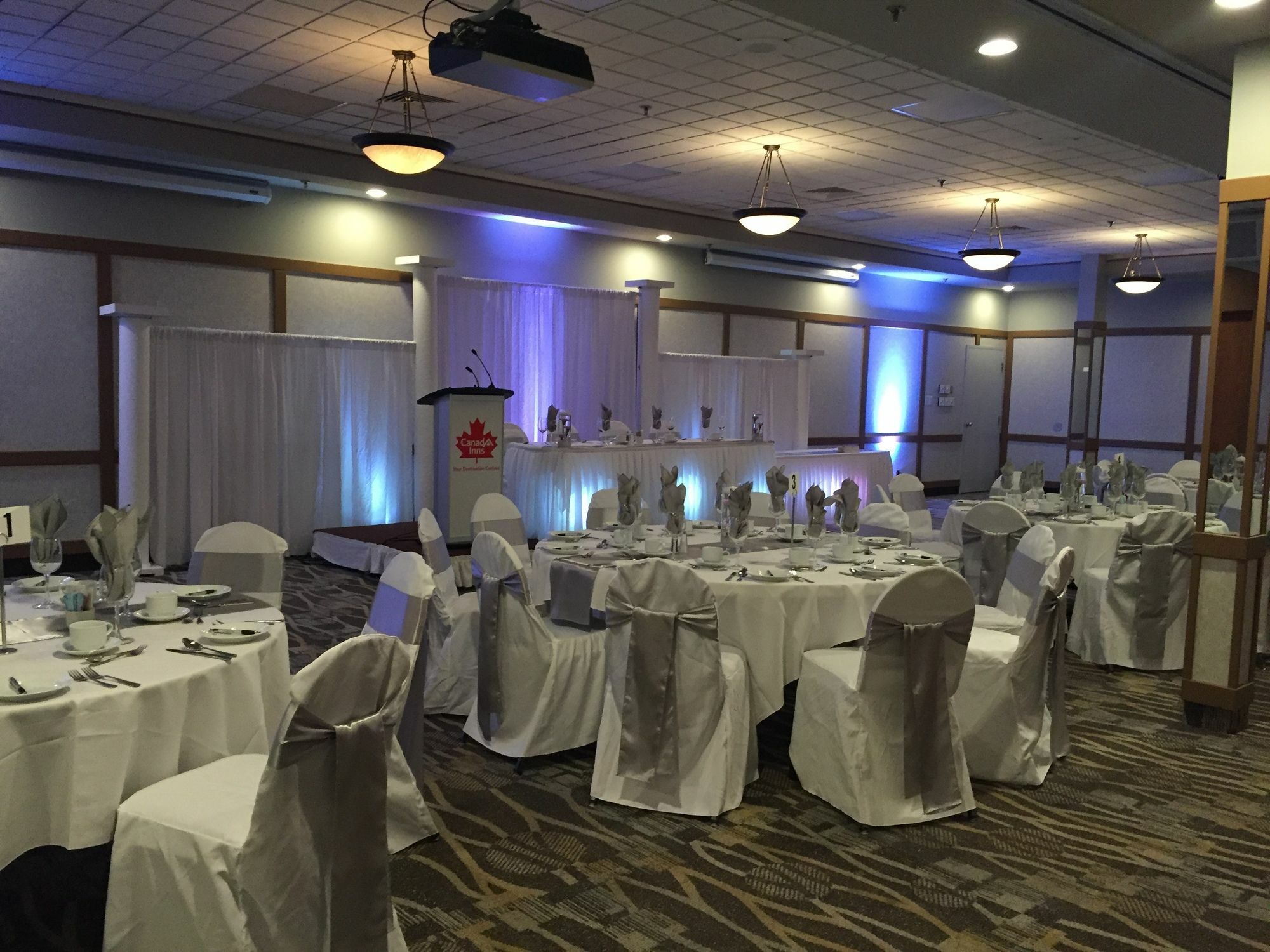 Canad Inns Destination Centre Transcona Виннипег Экстерьер фото